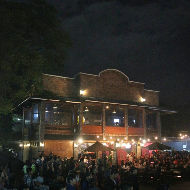 A hidden gem in town, that's what we call Red Brick, a cafe that's so pleasing i...