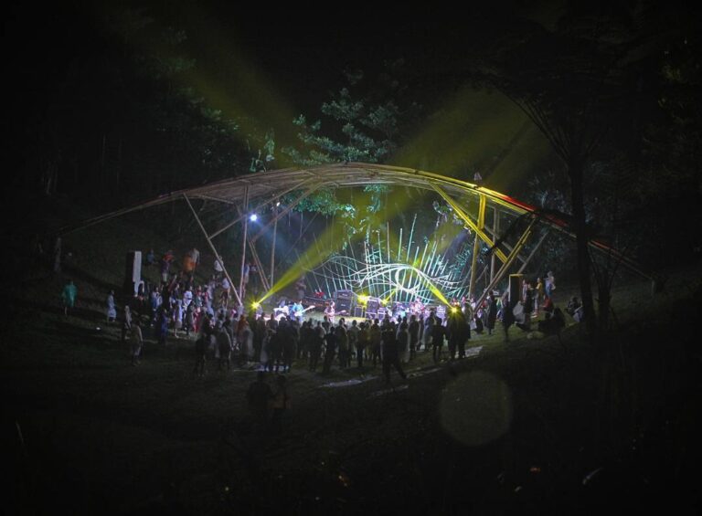 A little throwback to #RRRecFestintheValley - annual alternative music festival ...