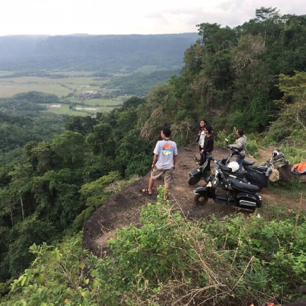 A new spot to enjoy #CiletuhPalabuhanratuGeopark's amphitheatre view
by  #explor...