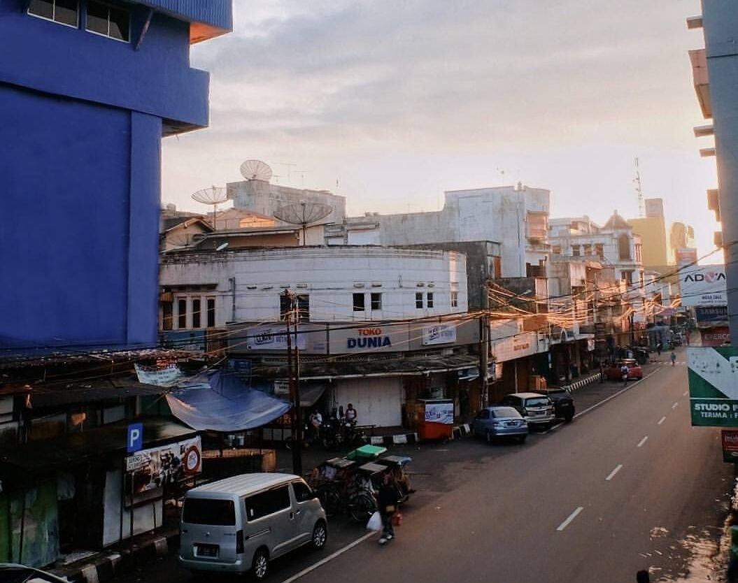 A rare perspective of Jl. Ahmad Yani well captured by  #exploresukabumi...