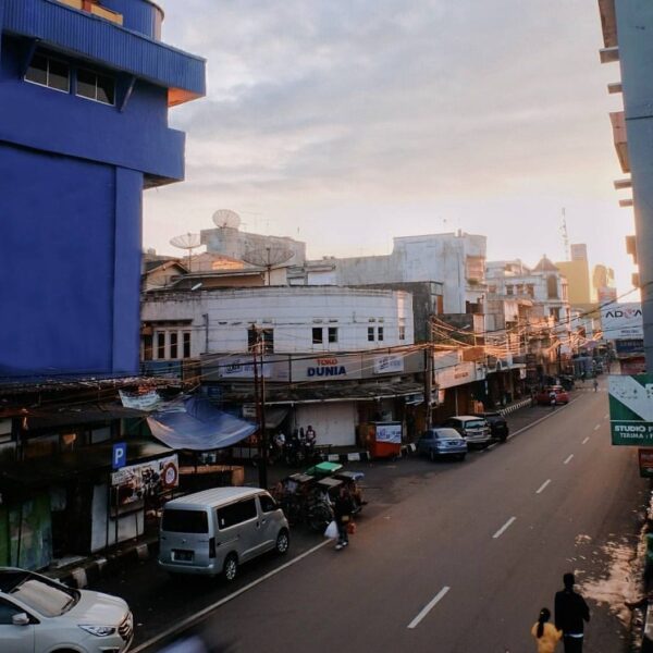 A rare perspective of Jl. Ahmad Yani well captured by  #exploresukabumi...