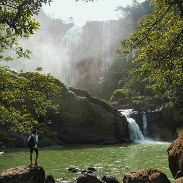 A rare view of Curug Puncak Manik in Ciemas, nicely taken by  #exploresukabumi...