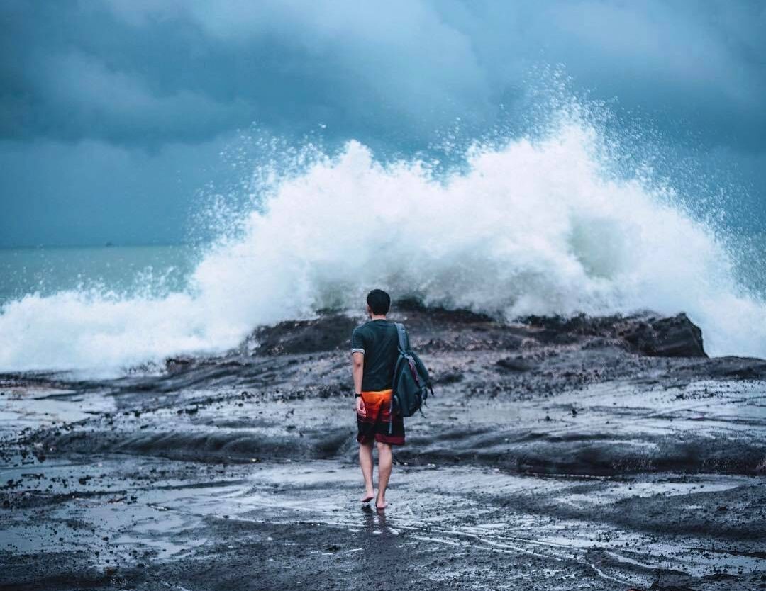 Ada yang tau cerita atau hubungan pantai ini dengan Nyi Roro Kidul, Ratu Pantai ...