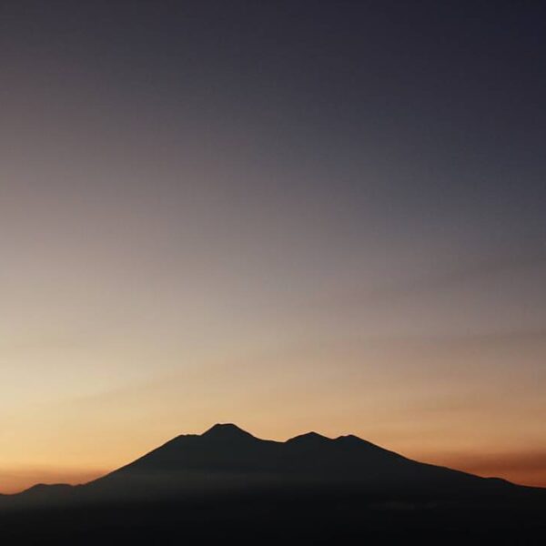Ada yang tau ini gunung apa? #exploresukabumi photo by ...