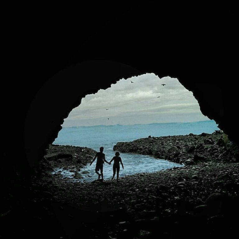 Ada yang tau kenapa pulau ini namanya Pulau Kunti?  #exploresukabumi photo by ...