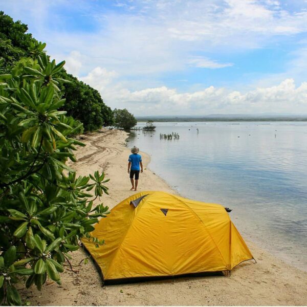 Beach camp, anyone?
#exploresukabumi photo taken at Pantai Cikelewung, #Ciracap,...