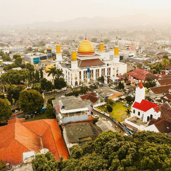 Bird eye view around Masjid Agung nicely taken by  #exploresukabumi...