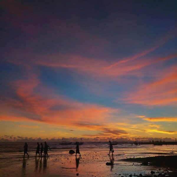 Caption this scene with your favorite song title! #exploresukabumi photo by  tak...