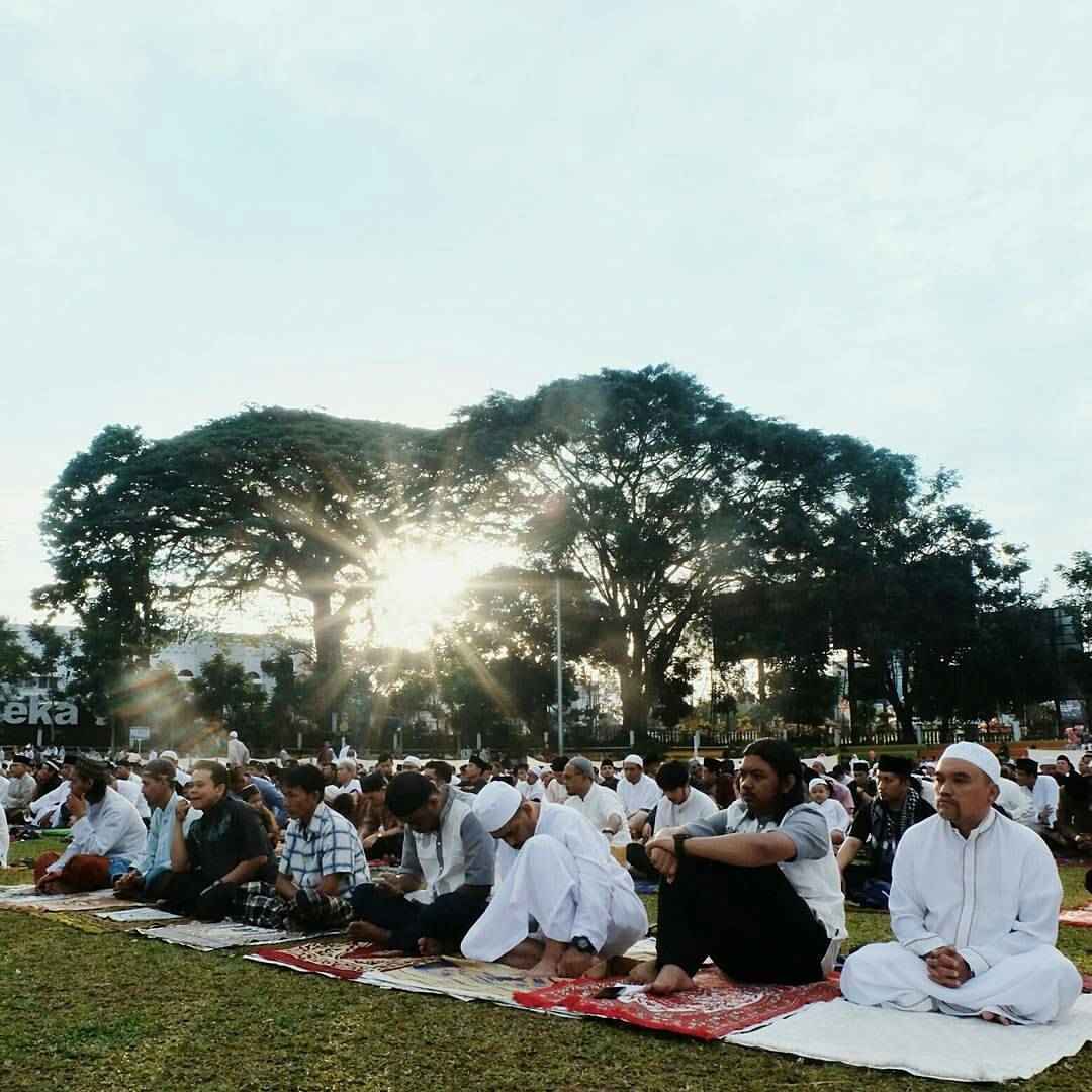 Jelajah Wisata Sukabumi - Eid Mubarak! Yuk, Temukan Keindahan Alamnya! Jelajah Wisata Sukabumi Eid Mubarak Yuk jelajah tempat wisata - Jelajah Wisata Sukabumi - Eid Mubarak! Yuk, Temukan Keindahan Alamnya!