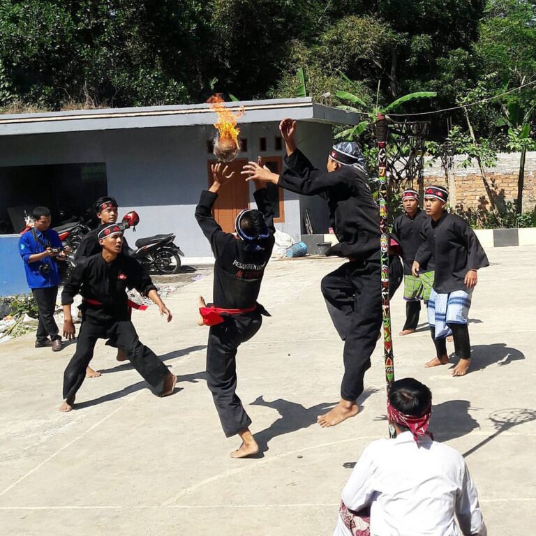 Fireball Attraction
A cultural sport tradition in town called Boles, Bola Leunge...