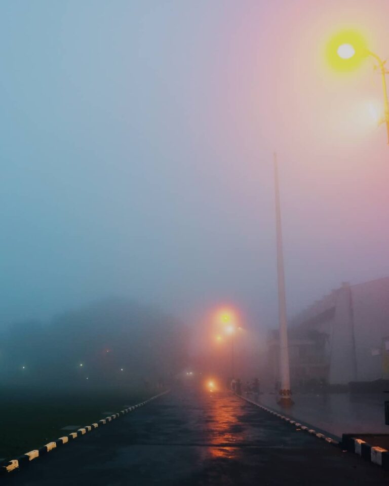 Foggy morning scene at Lapang Merdeka,  well captured by  #exploresukabumi...