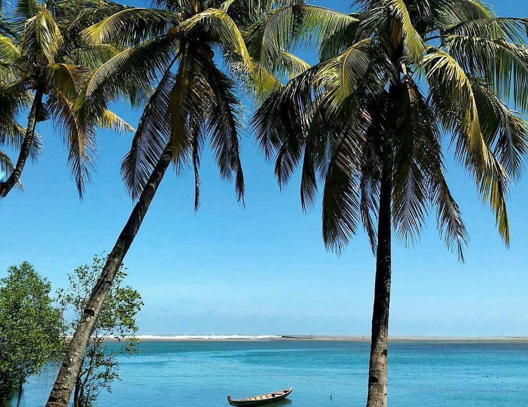 Happy Monday! photo by  taken around Muara Cikaso Pantai Kesik Urug #exploresuka...