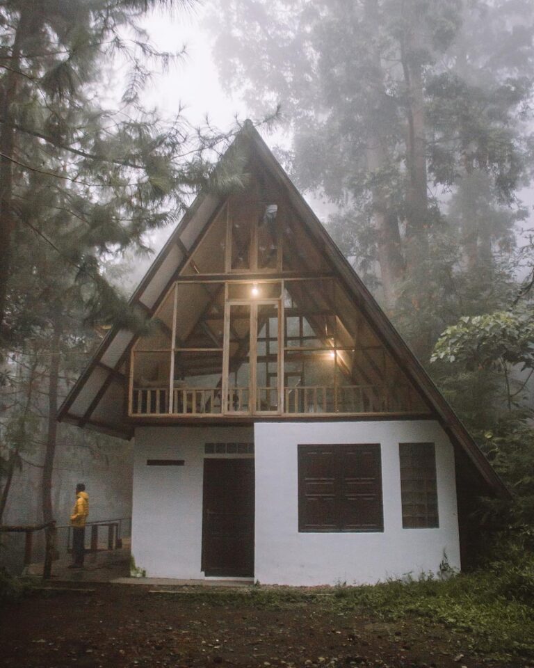 Have you ever wished waking up in this kind of situation? #exploresukabumi photo...
