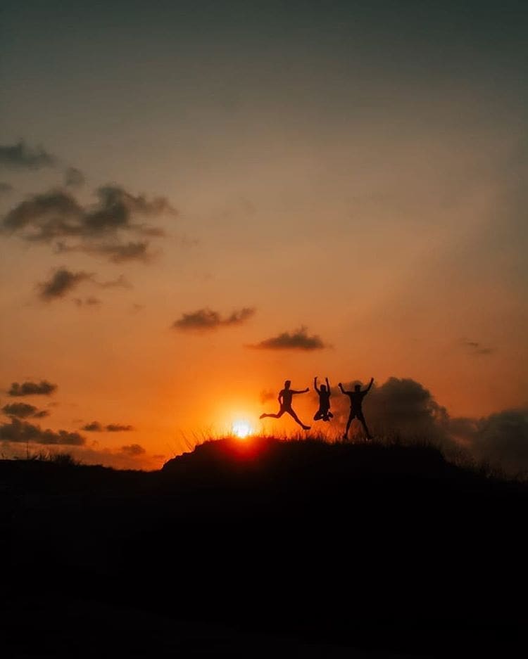 Having fun with friends under the sunset is a must!
Photo by  via  #exploresukab...