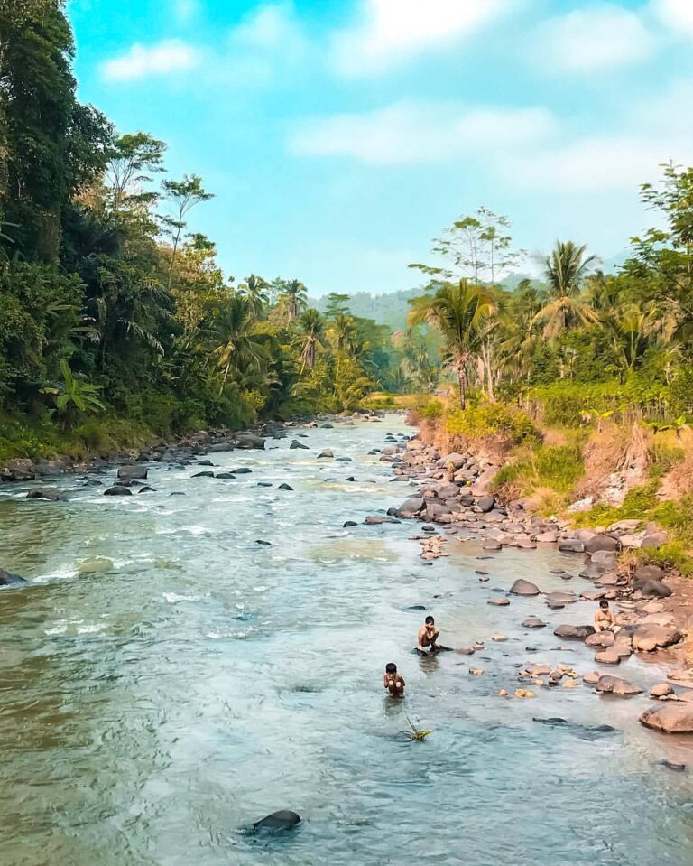 Hello, Sunday!
Every photograph has a story.. This one is taken at Citarik River...