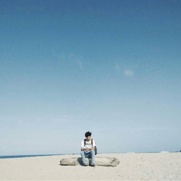 How's your weekend going, peeps?
#exploresukabumi photo by  taken at Pantai Muar...