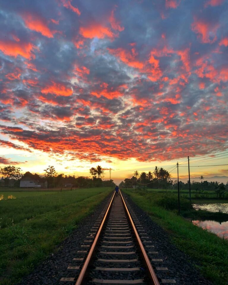 If you're having a sunset scene like this, what song comes on your mind? #explor...