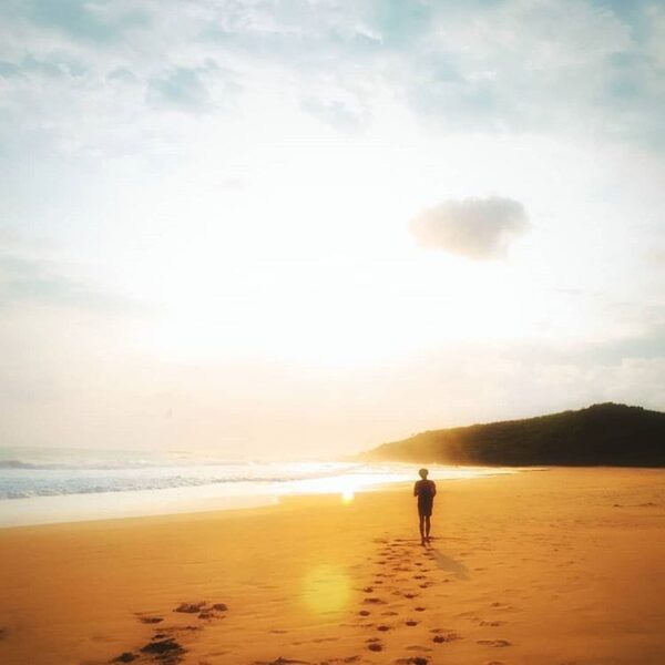 Let this magical shot by  greet your weekend. Happy Friday! 
#exploresukabumi...