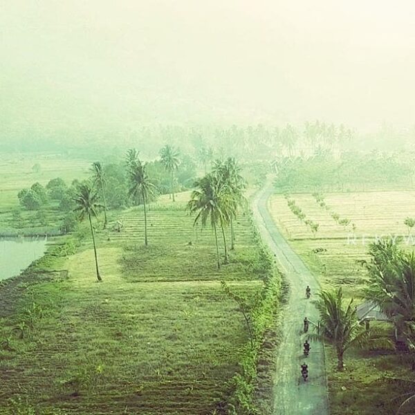 Such a great Sunday having vibe like this! Beautifully captured by  taken around...