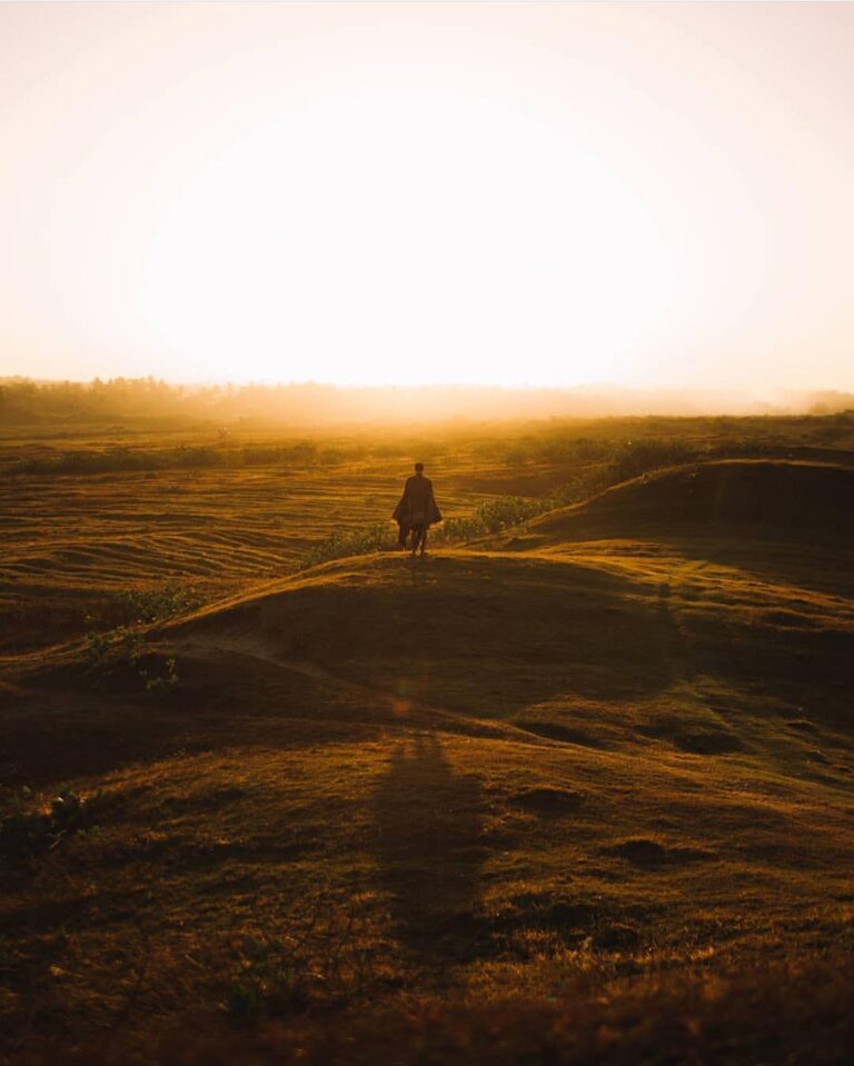 Time flies over us, but leaves its shadow behind. Greet a new day and get a new ...