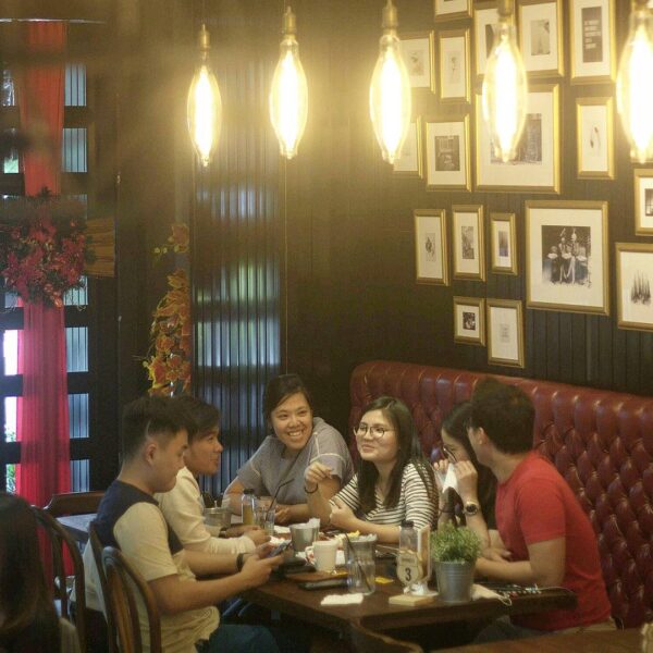 Weekend is finally here. Isn't it best for gathering with family and friends?
-
...