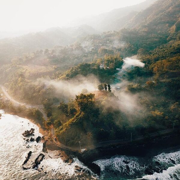 What a breathtaking view! 
Describe this picture with emoticon! Morning scene at...