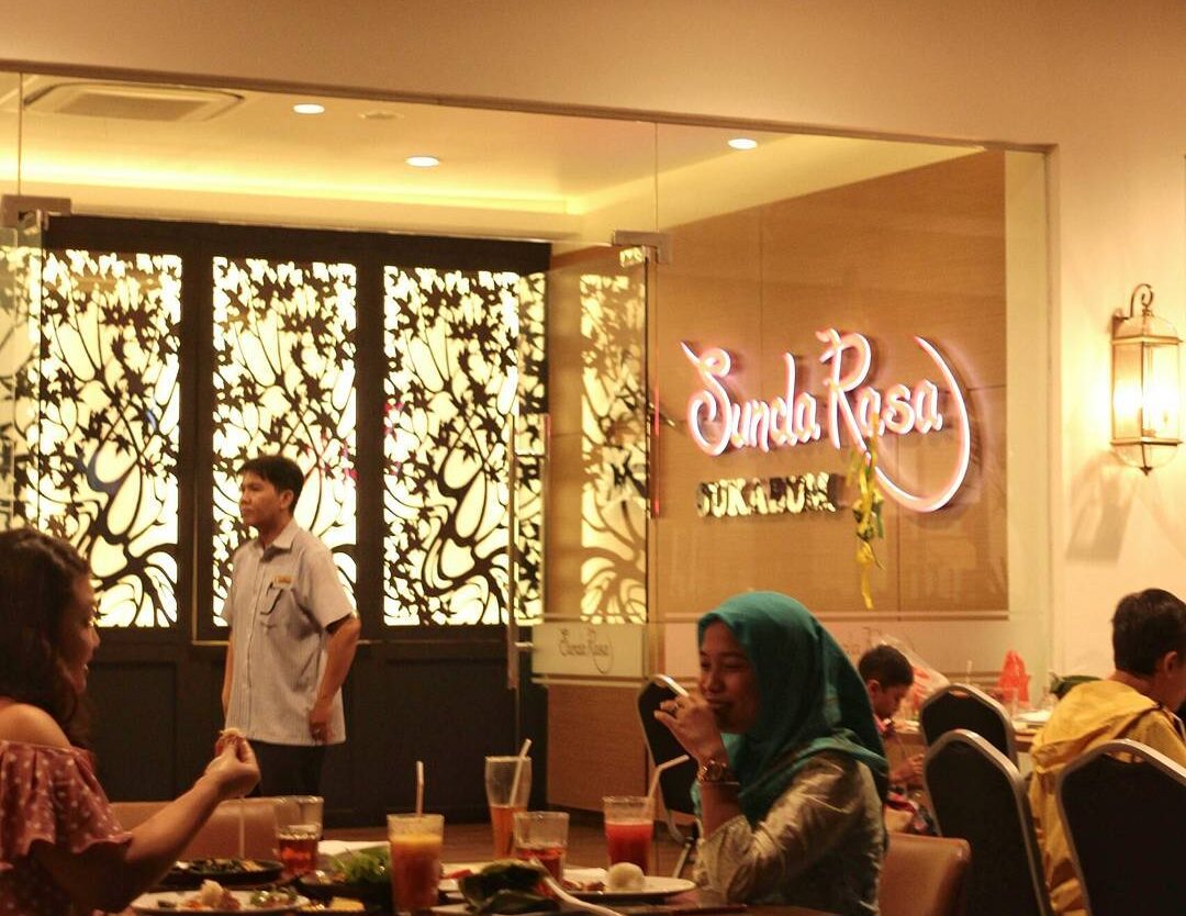 #es_shoutout
Celebrate togetherness & ramadhan festivity with the famous and the...