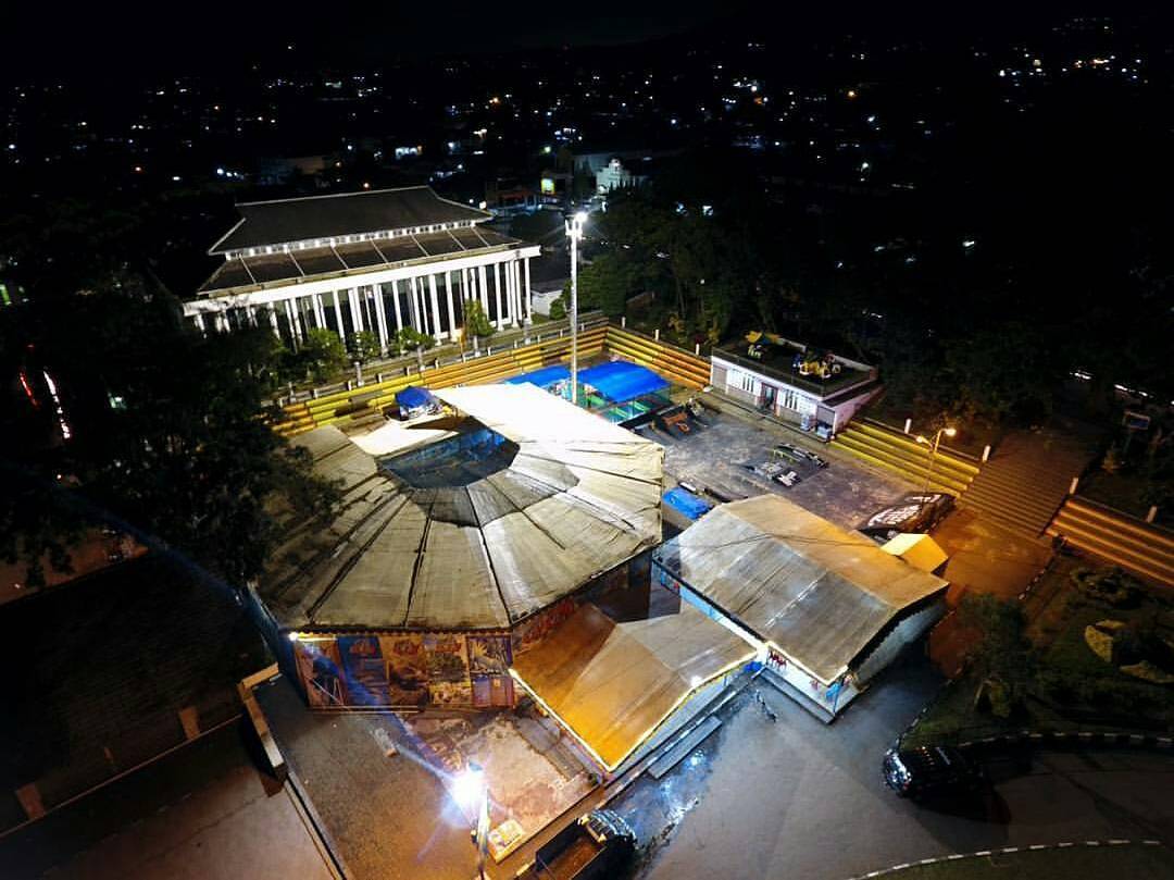 #es_speakup
Apa pendapatmu tentang pertunjukan sirkus lumba-lumba di Area Lapang...