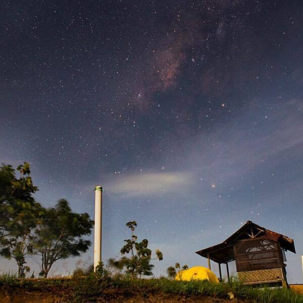 takes us to a night at Puncak Darma. That's a beautiful sky, isn't? #exploresuk...
