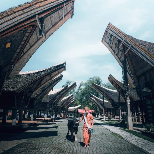 Kalau pelesir ke Tana Toraja, belum lengkap rasanya jika tidak berkunjung ke Des...
