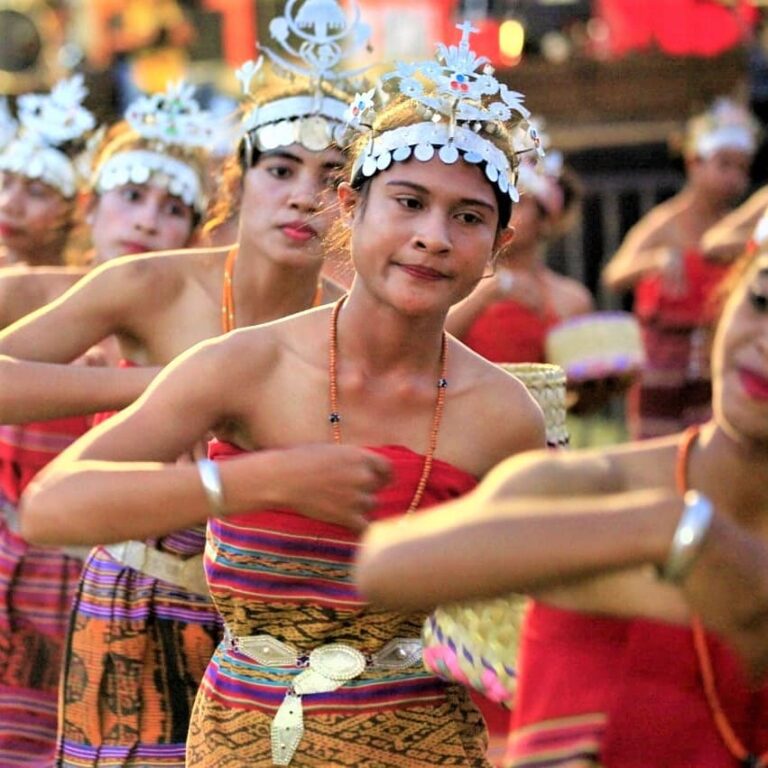 Kalian punya nggak, cara unik untuk mendapatkan jodoh? Ceritain dong, Sobat!

Ta...