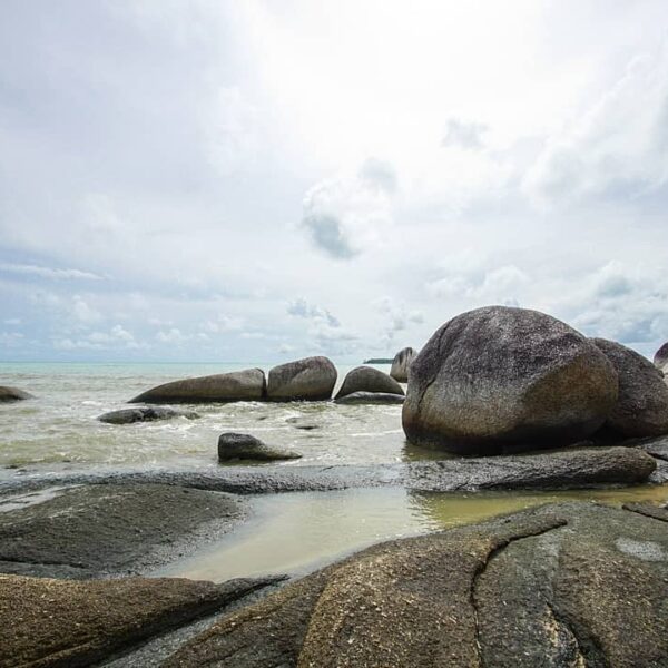 Konon, batu-batu besar yang sudah ada sejak dulu ini, menurut cerita setempat su...