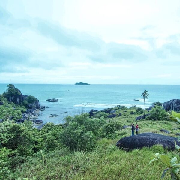 Mengunjungi pulau Natuna, tak lengkap rasanya tanpa bertandang ke lokasi Batu Si...