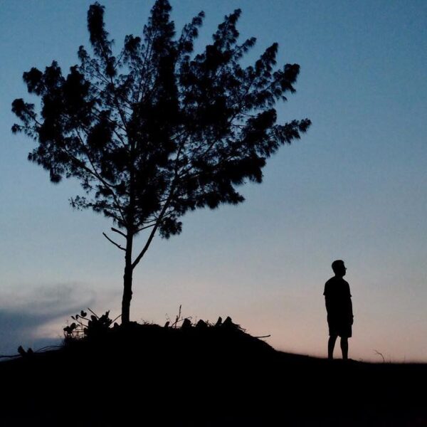Menunggu senja di Gumuk Pasir Parangkusumo, Bantul, Yogyakarta.
________________...