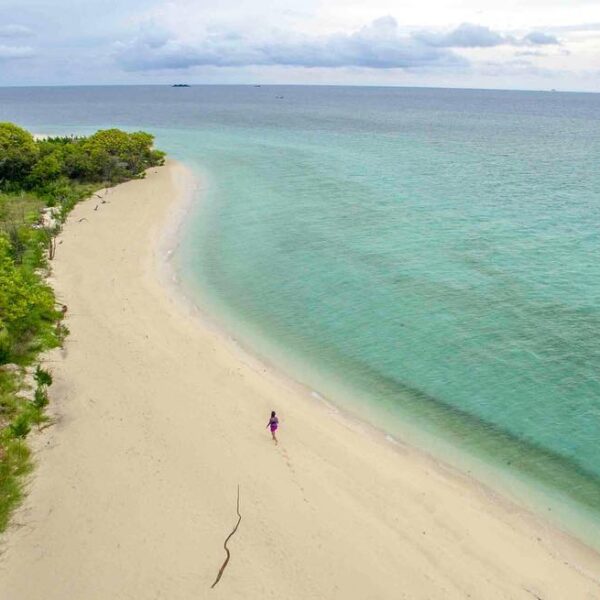 Menyibak pesona Gili Labak, kabupaten Sumenep, Madura, Jawa Timur dengan gradasi...