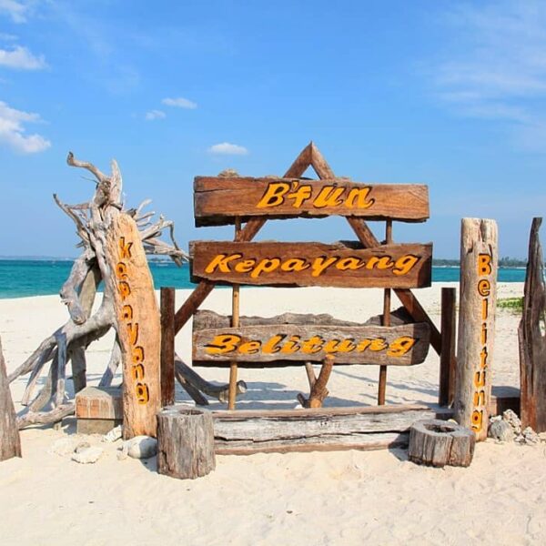 Menyusuri keindahan di Pulau Belitung memang tak akan ada habisnya. Pulau-pulau ...