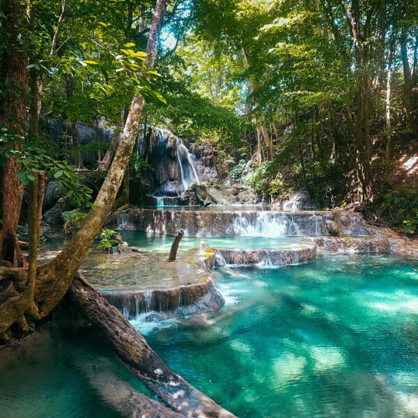 Nah, ada yang spesial dari Pulau Moyo di Kabupaten Sumbawa, namanya Air Terjun M...
