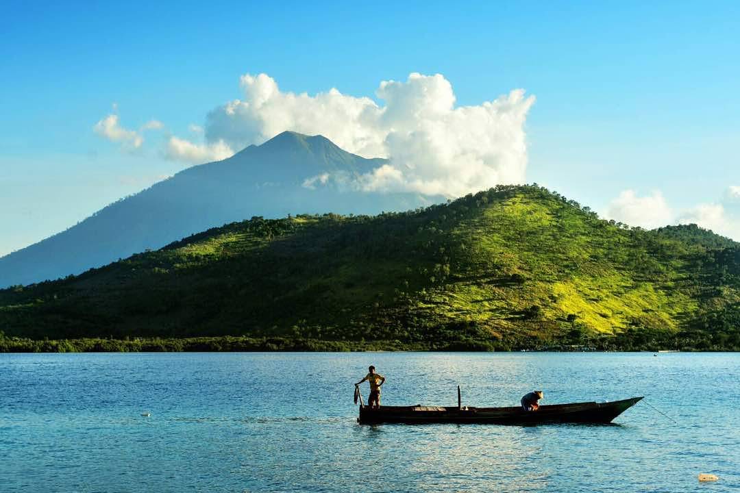 Nelayan merupakan salah satu mata pencaharian yang cukup umum di negara maritim ...