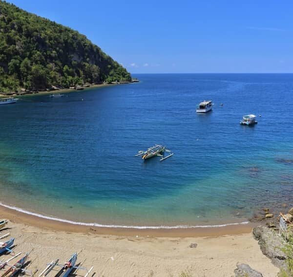 Pantai Olele, taman laut cantik di Gorontalo. Terkenal sebagai surga diving dan ...