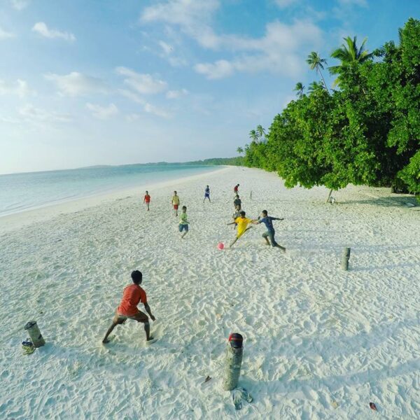 Pantai Pasir Panjang, atau dalam bahasa lokal disebut Pantai Ngurbloat, adalah d...