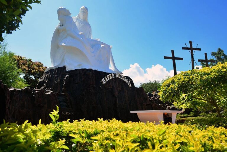 Patung Mater Dolorosa, salah satu ikon kebanggaan Larantuka, Flores Timur

#Peso...
