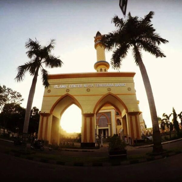 #Pesona1000Masjid Kadang kita berburu surga yang jauh, namun lupa dengan surga y...