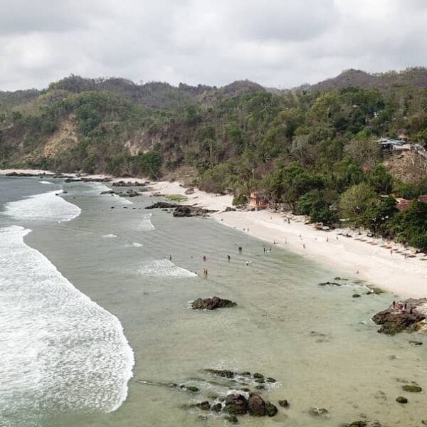 Punya ombak galak, kita tetap bisa berenang lho di Pantai Wediombo, Yogyakarta. ...