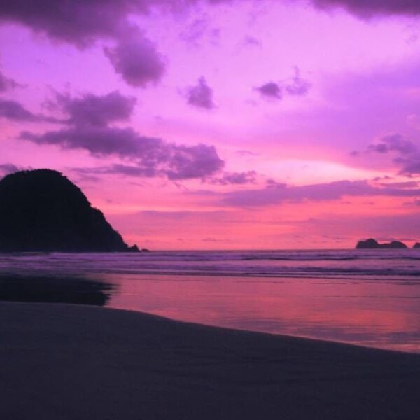 Repost dari  : Before Sunset dan Before Midnight. Dua gambaran film yang saya ra...