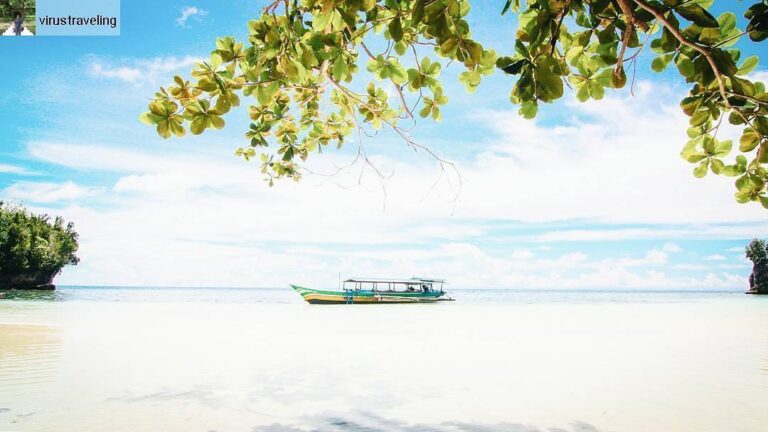 #Repost dari 
.
Di Kepulauan Togean ini banyak banget pantai-pantai berpasir put...