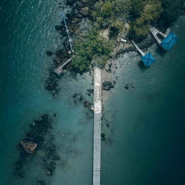 Salah satu kepingan surga wisata di Kepulauan Natuna, Pulau Akar yang berada diu...