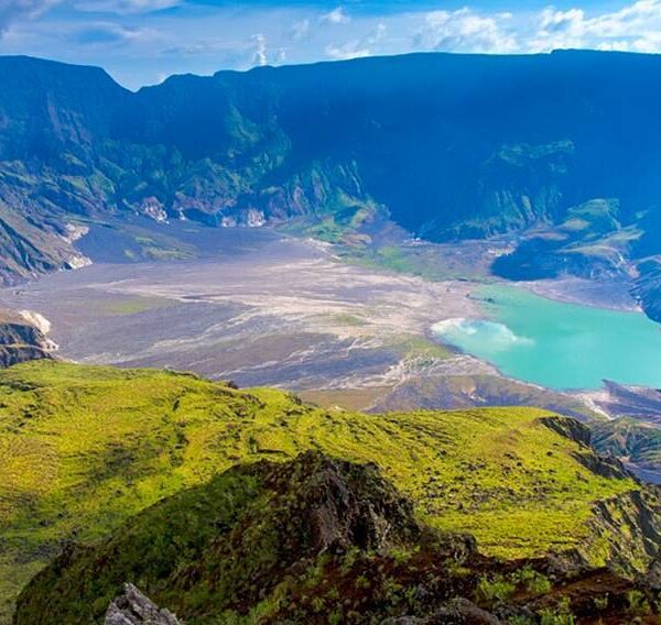 Sebelum meletus pada April 1815, Gunung Tambora (Tomboro) adalah gunung api akti...