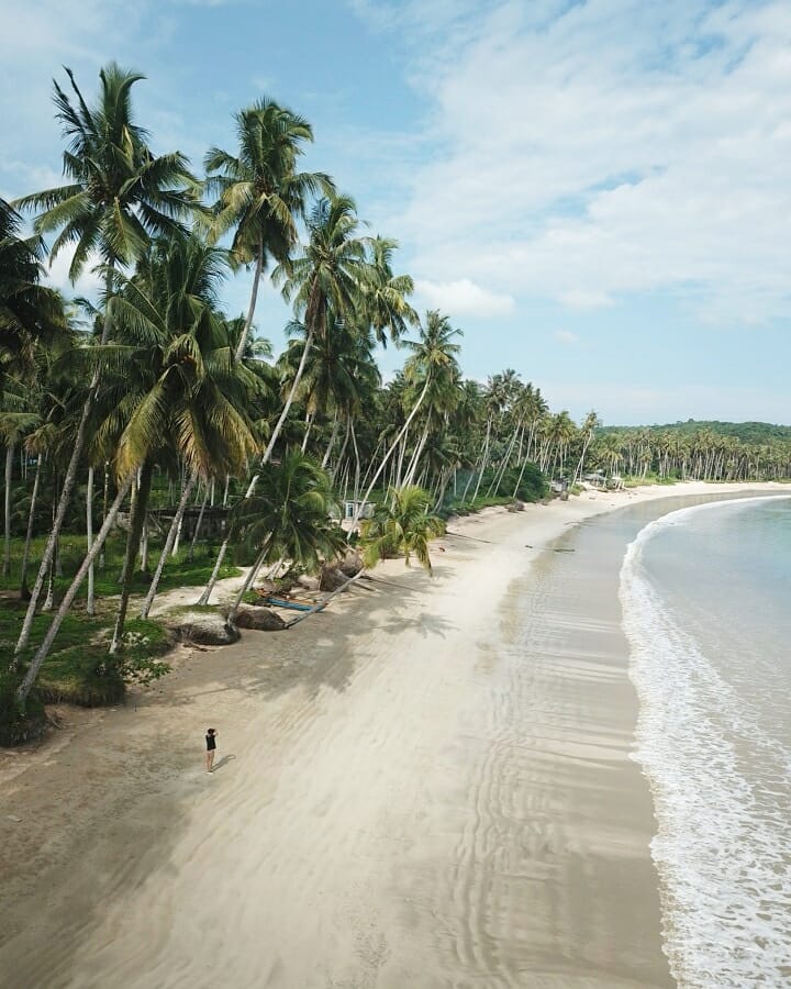 Selain lompat batu, Nias juga punya Pantai Lagundri yang sudah tersohor hingga k...