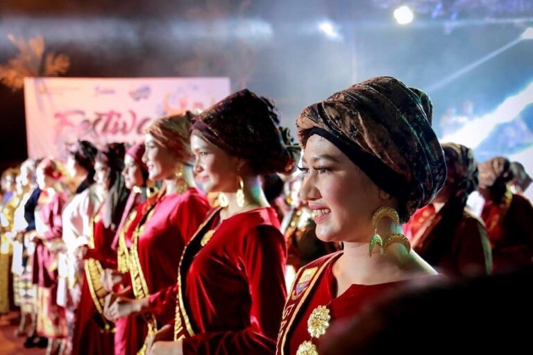 Selamat Hari Batik Nasional Sobat Pesona!
.

Sama seperti Batik, Jambi juga puny...