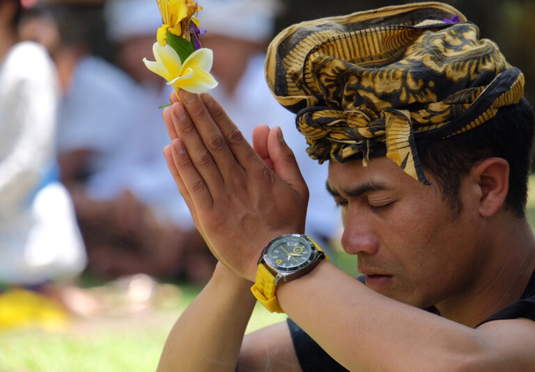 Selamat Hari Raya Kuningan 2017.
.
.
Pura Mandhara Giri Semeru Agung, Lumajang, ...